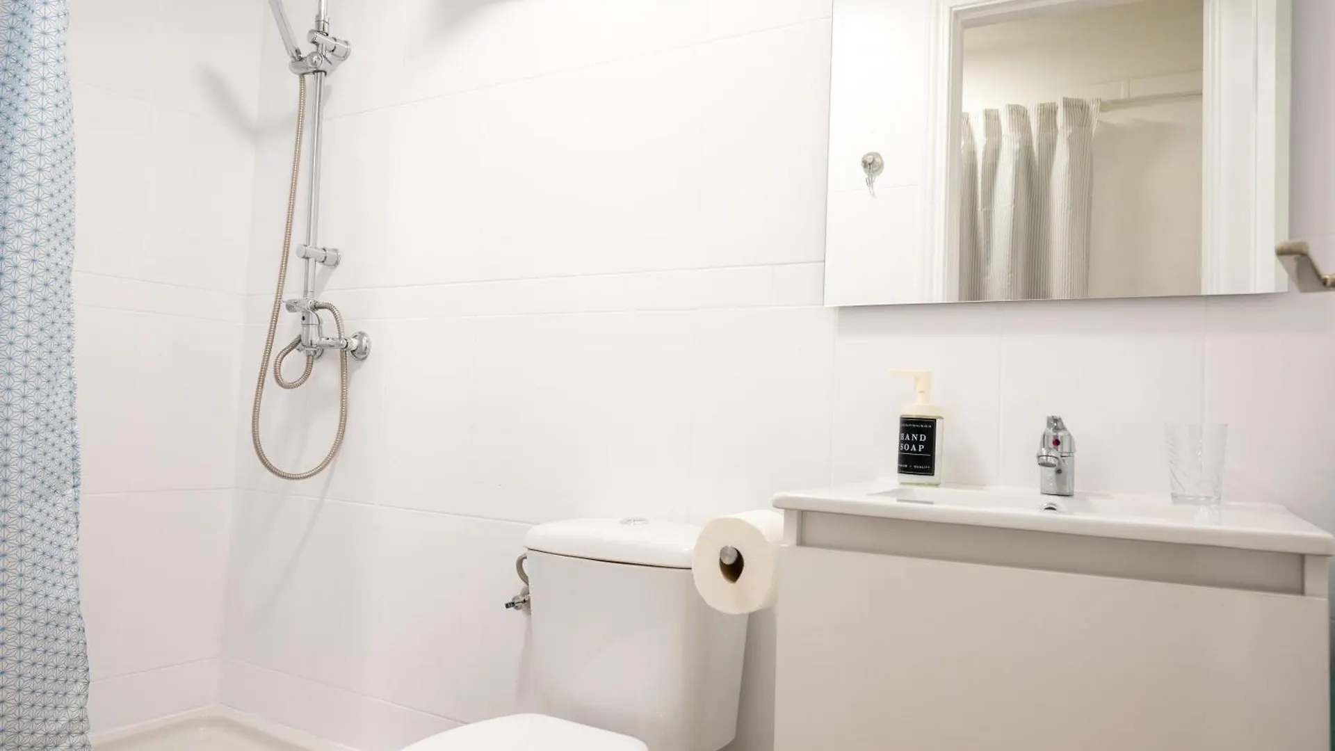 Apartman Acogedor Apartamento En Malaga Playa 2